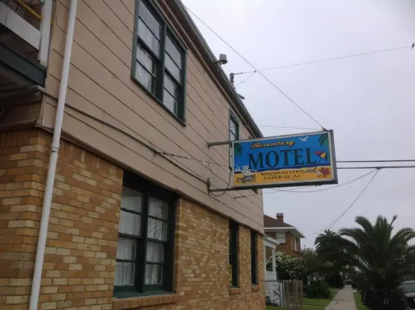 Rosenberg Motel 5